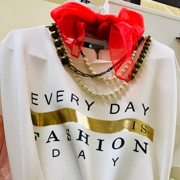 Meet your Posher, Jules - Picture 2 of 3